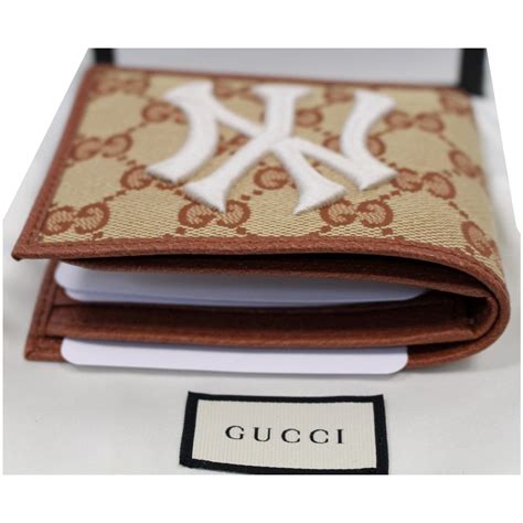 gucci wallet ny